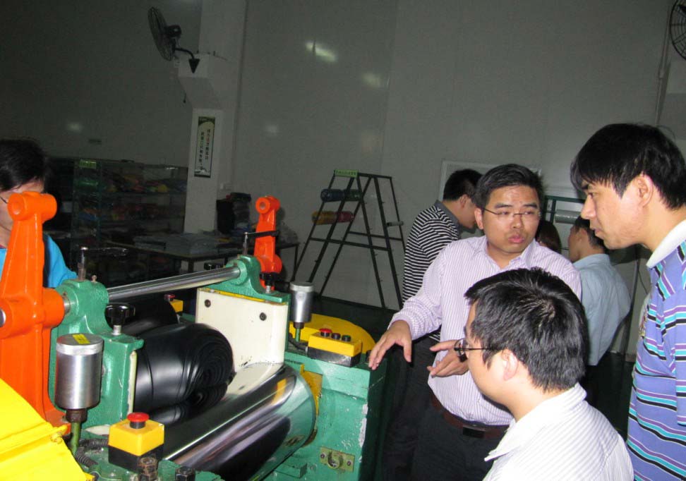 華為公司來東莞博皓電子硅膠制品廠